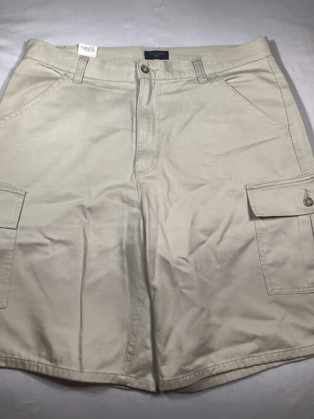 Men's Dockers Cargo Shorts in Beige - Classic Pocket Design